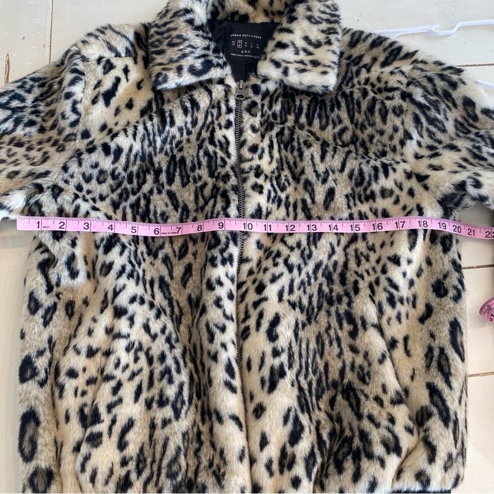 Urban Outfitters Animal Print Bomber Jacket women’s Size Small - Picture 6 of 11
